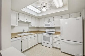 Building Photo - 14300 E Marina Dr