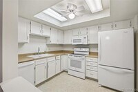 Building Photo - 14300 E Marina Dr