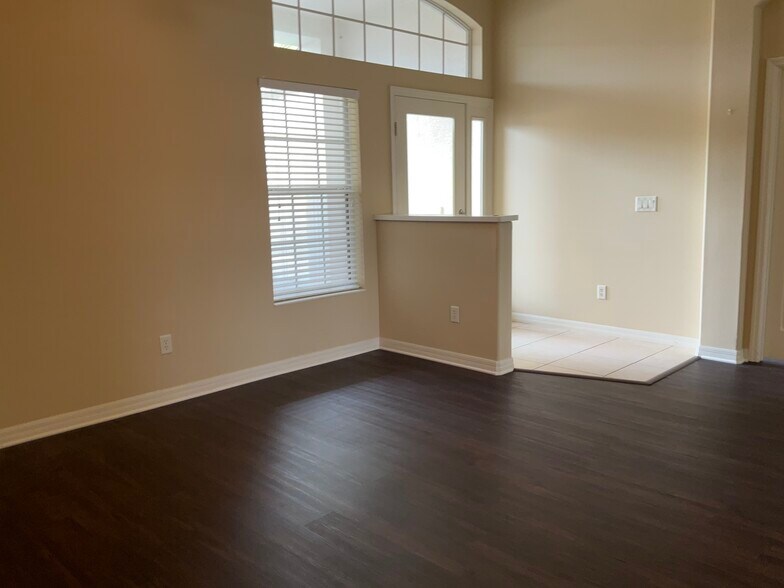 Building Photo - 12323 30th St E