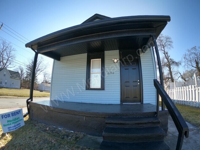 Primary Photo - 2250 Chestnut St