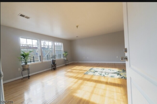 Building Photo - 78 Highland Ave