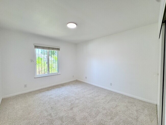 Building Photo - $500 Off! Fully Remodeled Home Near The St...