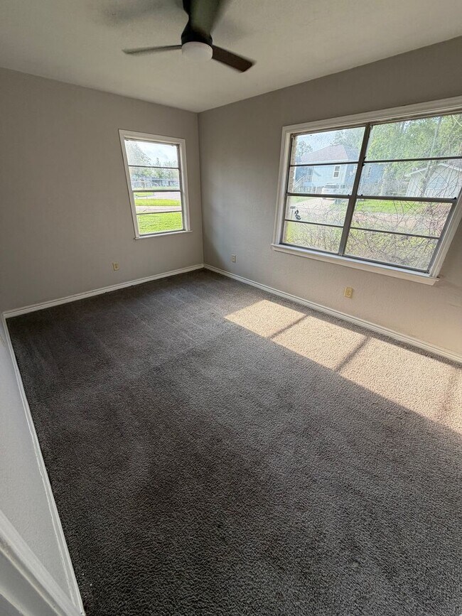Building Photo - 3/4 Bedroom, 1.5 Bathroom Home for Rent!