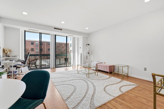 Building Photo - 955 26th St NW