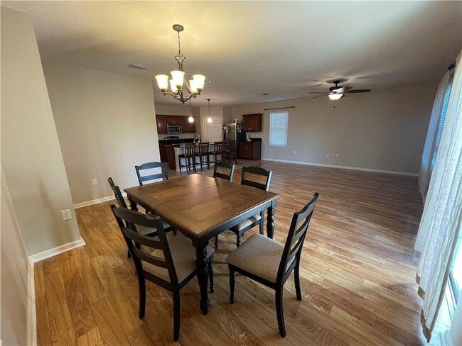 Building Photo - 1586 Lexington Square SW