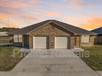 Building Photo - 103 Lost Trl