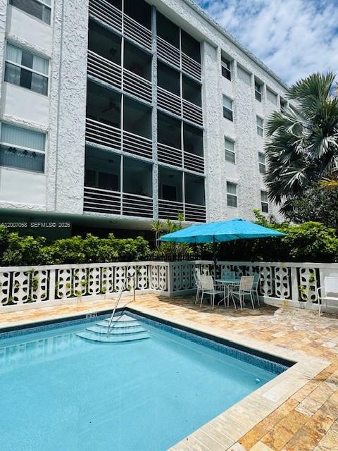 Building Photo - 2425 NE 135th St