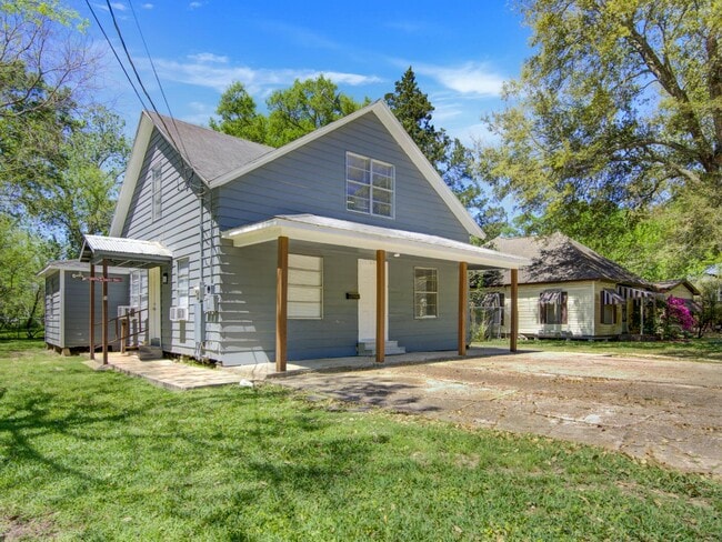 Primary Photo - 313 N Beauregard St