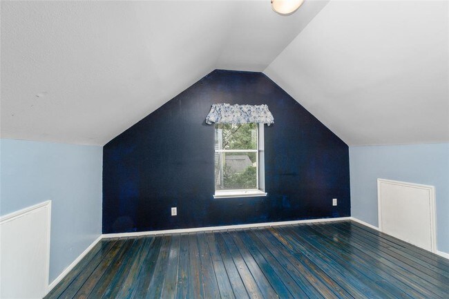 Building Photo - 905 Carriage Hills Blvd