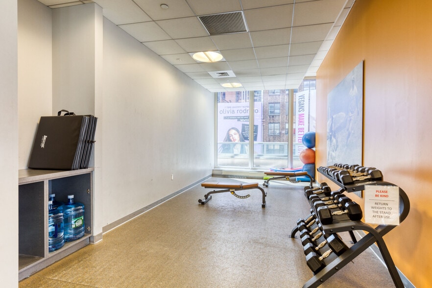 Building Photo - 1600 Broadway-FL19-ID1333