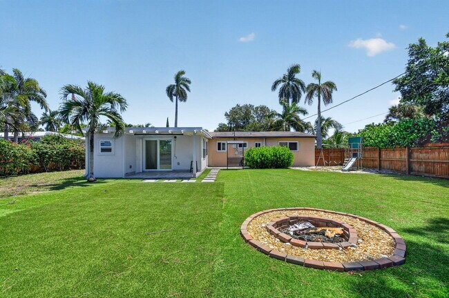Building Photo - 907 Wright Dr