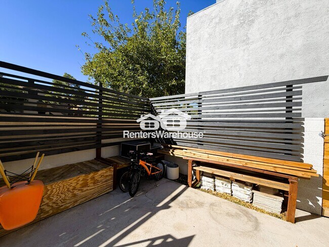 Building Photo - 6020 Carmen Blvd