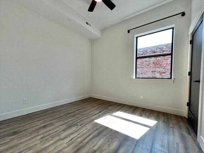 Building Photo - Newer Build in Downtown Loveland Apartments!