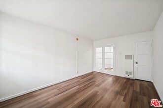 Building Photo - 4010 Los Feliz Blvd