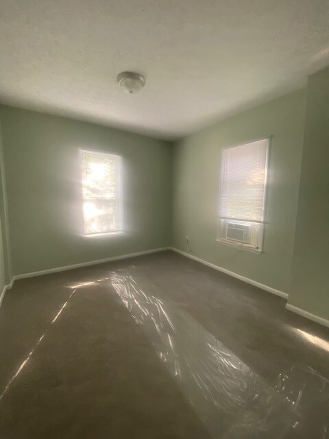 Building Photo - 1036 Oakwood Ave
