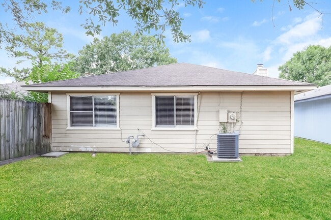 Building Photo - 11110 Grassyglen Dr