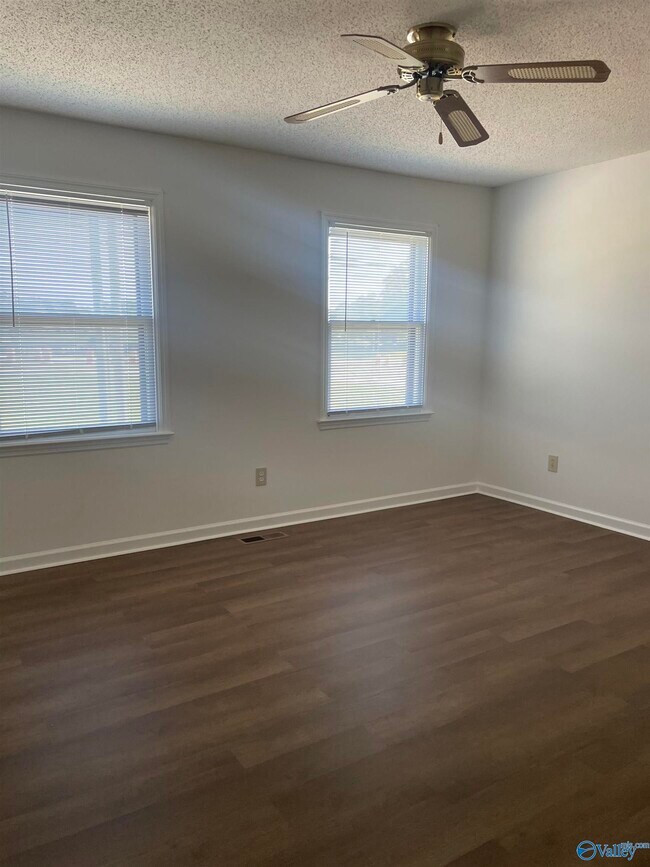 Building Photo - 6613 Steeplechase Dr NW