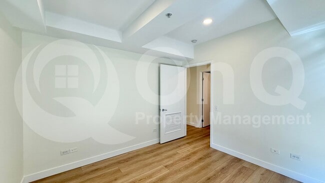 Building Photo - 7157 E Rancho Vista Dr