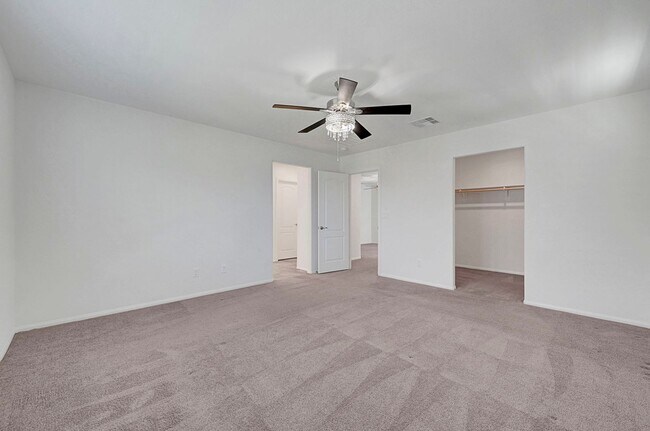 Building Photo - Stunning 3 Bedroom in Skye Canyon Master P...