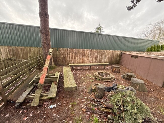 Building Photo - 3677 Carmelle Ct NE