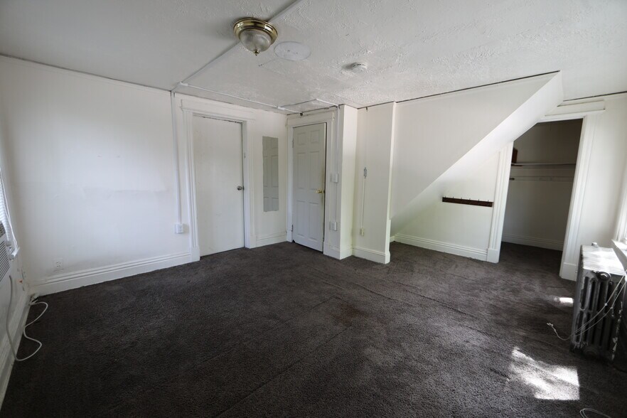 Building Photo - 117 N Bedford St
