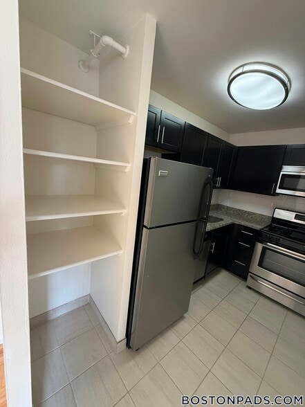 Building Photo - 175 Freeman St