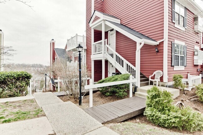Building Photo - 2813 S Woodrow St