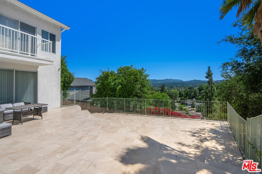 Building Photo - 7201 Rockridge Ter
