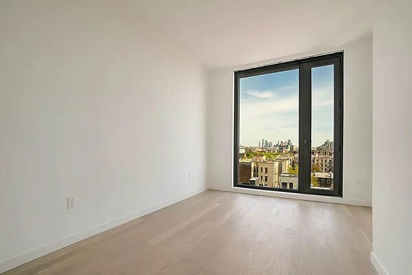 Building Photo - 329 Broadway