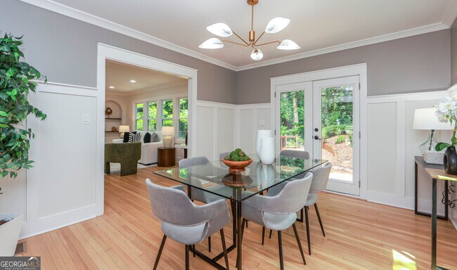 Building Photo - 2908 N Hills Dr NE