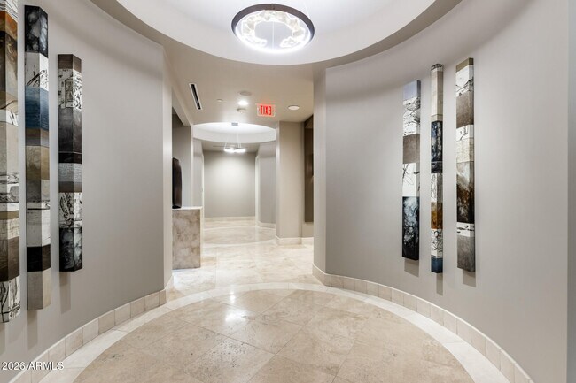 Building Photo - 2211 E Camelback Rd