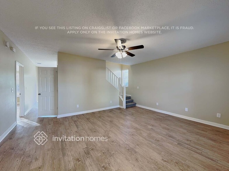 Building Photo - 4204 Forest Island Dr