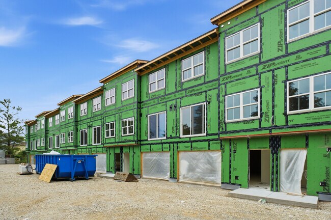 Building Photo - 119 Kettle Moraine Dr S