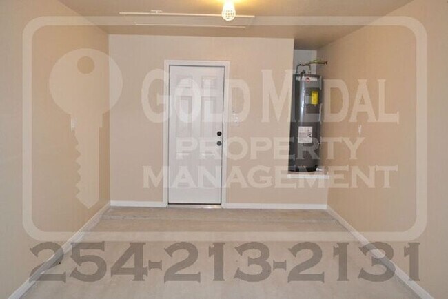 Building Photo - 1104 Grace Point Dr