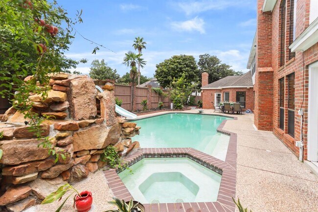 Building Photo - 1406 Kelliwood Oaks Dr