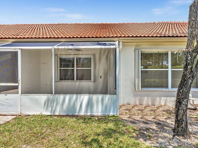 Building Photo - 6094 Lake Hibiscus Dr