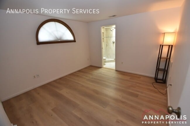 Building Photo - 821 Macsherry Dr