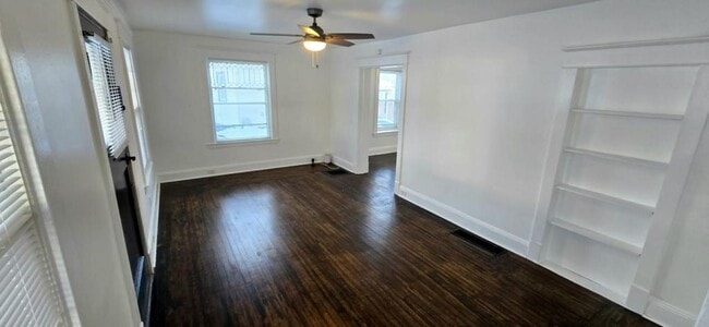 Building Photo - 409 Plymouth Ave