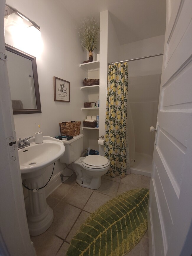 Building Photo - 1418 Church St