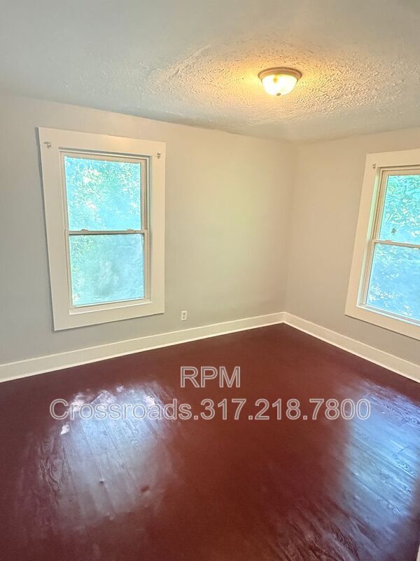 Building Photo - 3709 N Kenwood Ave
