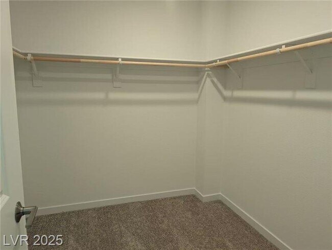 Building Photo - 246 Kobuk Ave