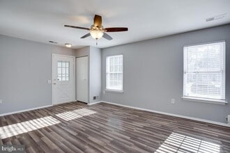 Building Photo - 700 Brandon Cir