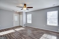 Building Photo - 700 Brandon Cir