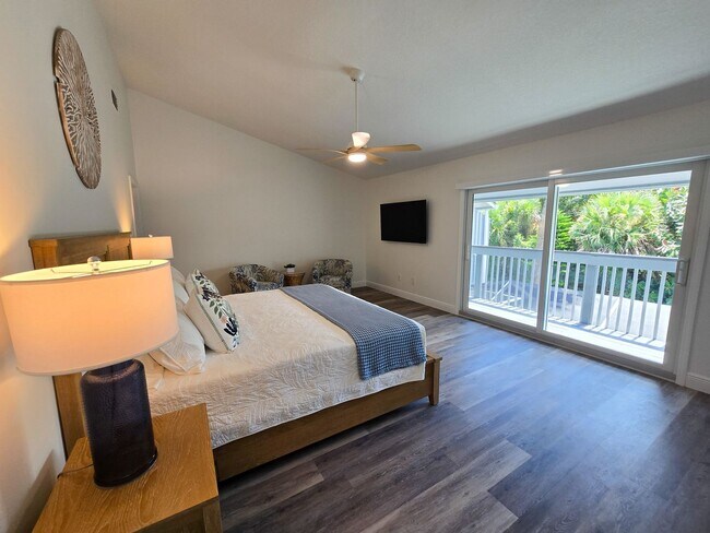 Building Photo - Make this your winter getaway!