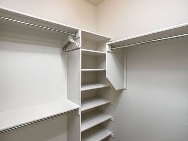Building Photo - Beautiful East side House 3 Bed
