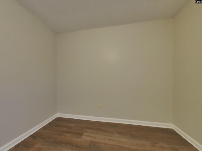 Building Photo - 14 Iron Spot Cir