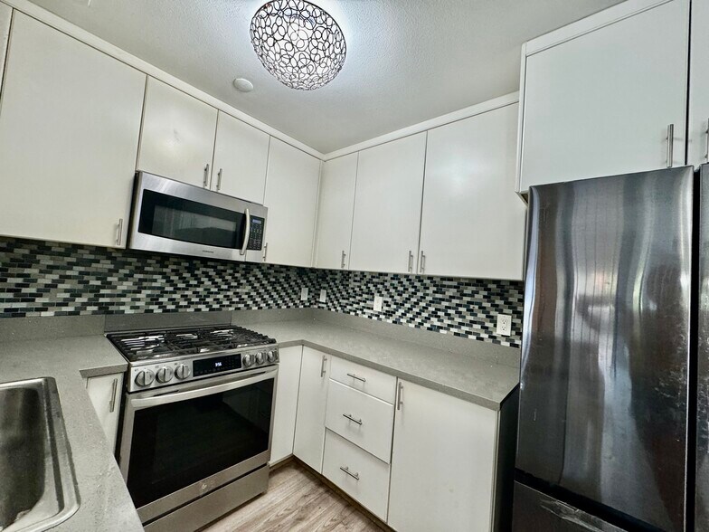 Building Photo - 7770 Youngdale Way