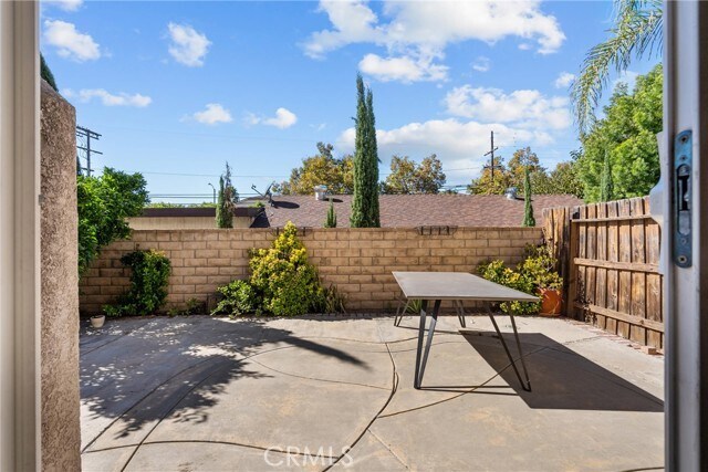 Building Photo - 9447 Hendrix Ln