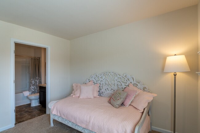 Building Photo - 438 Furlough Dr