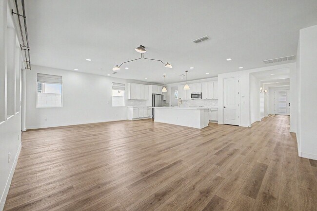 Building Photo - 6954 W Maya Way